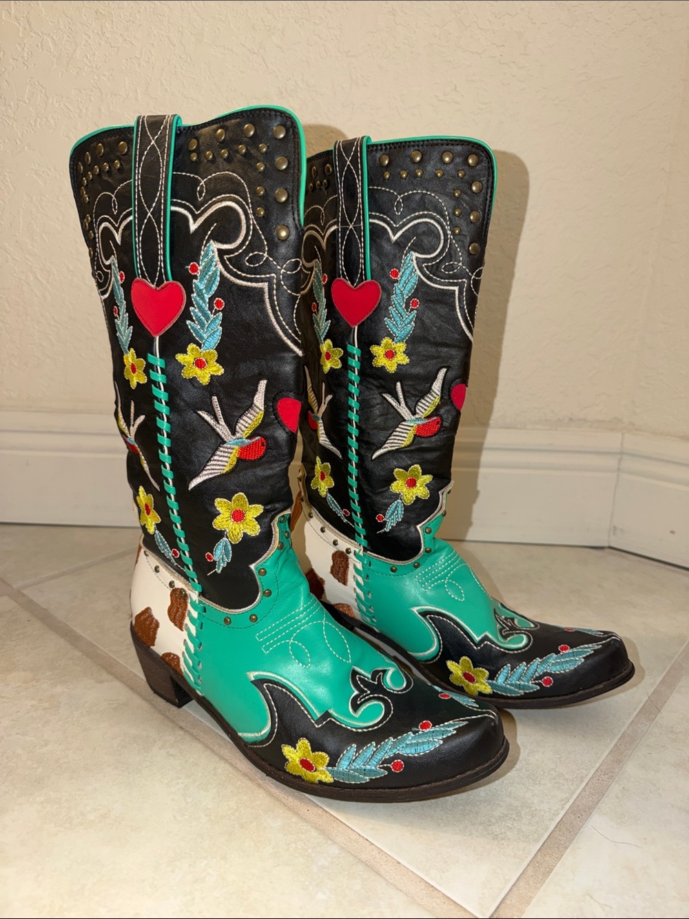 Women's Turquoise & Black Embroidered Western Boots